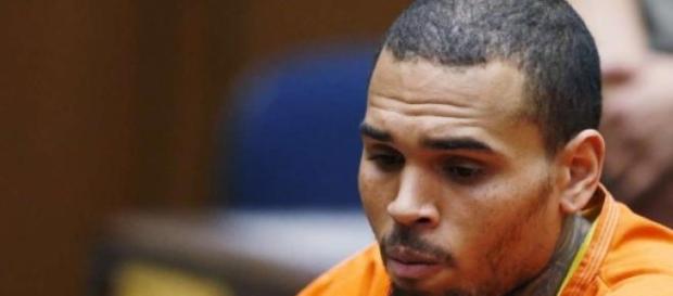 La violencia de Chris Brown lo llevó a la cárcel La violencia de Chris Brown lo llevó a la cárcel