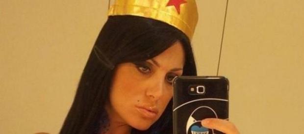 Marika Fruscio si veste da Wonder Woman Marika Fruscio si veste da Wonder Woman