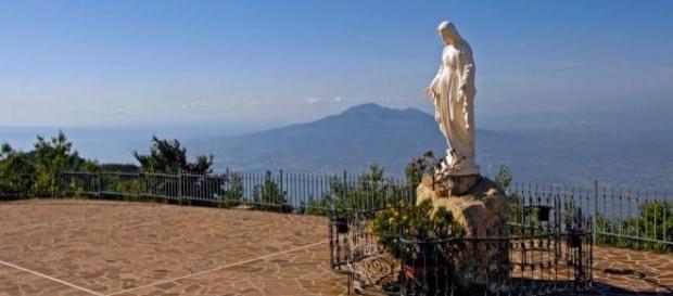 Statua Madonna a Castellammare Statua Madonna a Castellammare