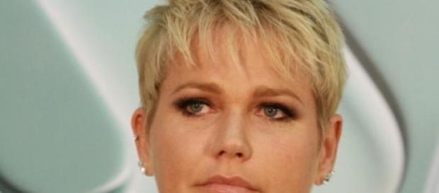 Xuxa sem espaço na Globo busca se reinventar na tv Xuxa sem espaço na Globo busca se reinventar na tv