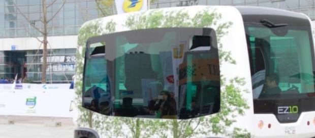 Autobús automático EZ-10. Un paso al futuro Autobús automático EZ-10. Un paso al futuro