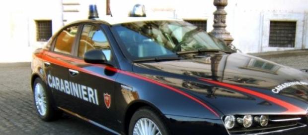Carabinieri pagano refurtiva di donna povera Carabinieri pagano refurtiva di donna povera