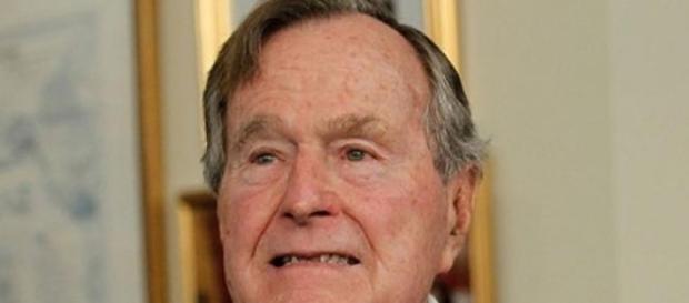 Georges W.H.Bush toujours hospitalisé Georges W.H.Bush toujours hospitalisé