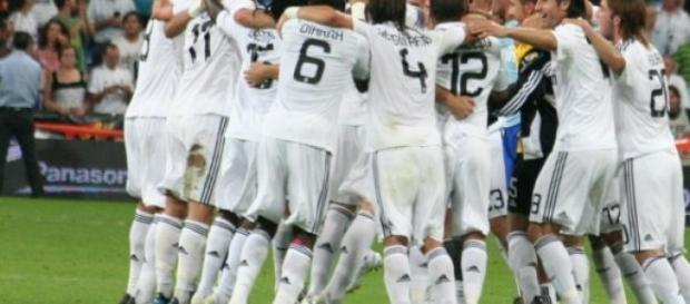 El R. Madrid es uno de los clubes más ricos El R. Madrid es uno de los clubes más ricos