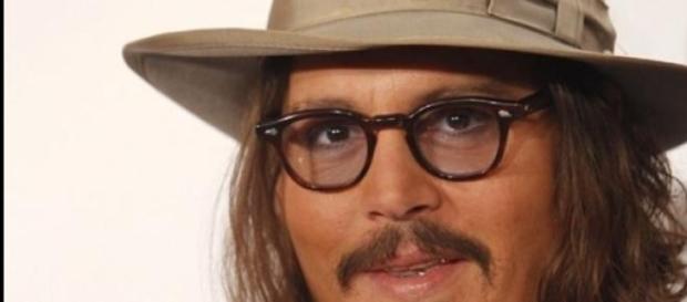 Johnny Deep está luchando contra el alcoholismo Johnny Deep está luchando contra el alcoholismo