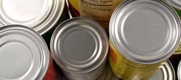 Los alimentos enlatados son perjudiciales. Los alimentos enlatados son perjudiciales.
