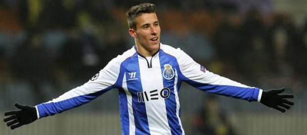 Tello a festejar um golo ao serviço do FC Porto Tello a festejar um golo ao serviço do FC Porto