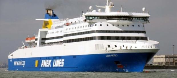 Grecia: ferry italiano en llamas Grecia: ferry italiano en llamas
