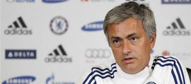 Mourinho fala em conspiração contra o Chelsea... Mourinho fala em conspiração contra o Chelsea...