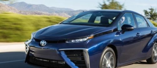 Novità motori: Toyota Mirai nuova auto ad idrogeno