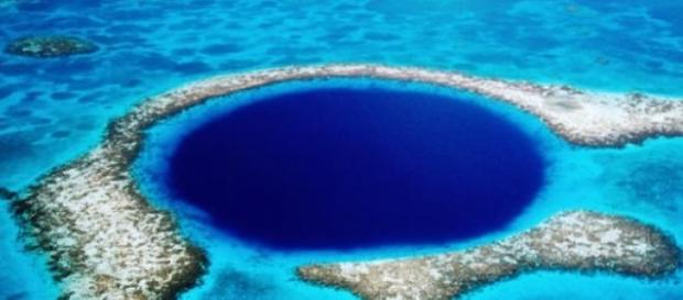 Buraco no mar de Belize, América central. Buraco no mar de Belize, América central.