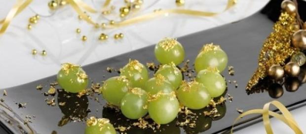 Come 12 uvas y pide 12 deseos al mismo tiempo Come 12 uvas y pide 12 deseos al mismo tiempo