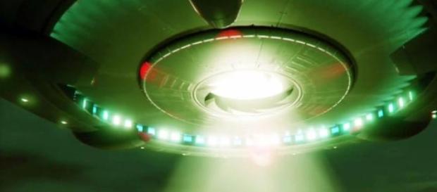 Você acredita em aliens e discos voadores? Você acredita em aliens e discos voadores?