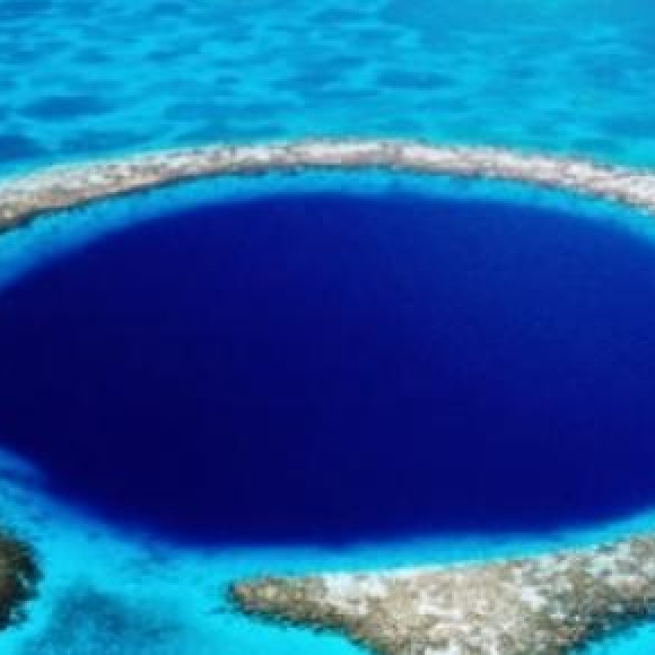 Buraco no mar de Belize, América central.