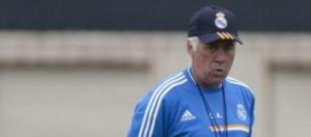 Carlo Ancelotti durante un entrenamiento. Carlo Ancelotti durante un entrenamiento.