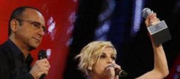 Carlo Conti insieme ad Emma Marrone Carlo Conti insieme ad Emma Marrone