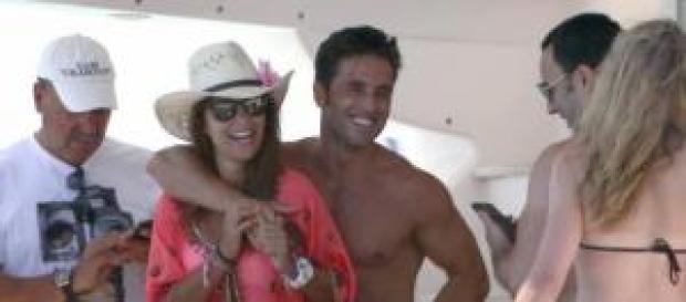 Una pareja de guapos y exitosos Una pareja de guapos y exitosos