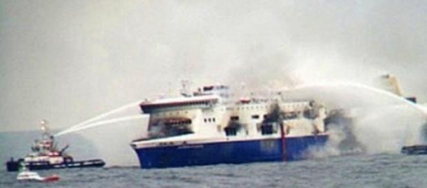 Atteso a Brindisi relitto della Norman Atlantic Atteso a Brindisi relitto della Norman Atlantic