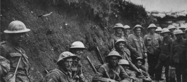 Regresso da essencial série sobre a Grande Guerra. Regresso da essencial série sobre a Grande Guerra.