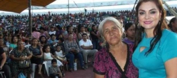 María de los Ángeles Pineda en un acto asistencial María de los Ángeles Pineda en un acto asistencial