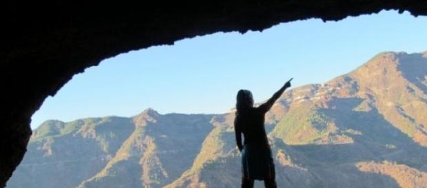 Una cueva cualquiera, en un lugar cualquiera Una cueva cualquiera, en un lugar cualquiera