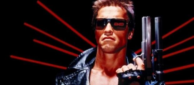 Arnold Schwarzenegger, el robot más famoso. Arnold Schwarzenegger, el robot más famoso.