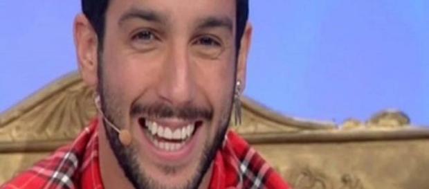 Uomini e donne, Jonas sceglie lunedì 8 dicembre Uomini e donne, Jonas sceglie lunedì 8 dicembre