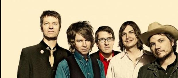Jeff Tweedy y la banda Wilco Jeff Tweedy y la banda Wilco