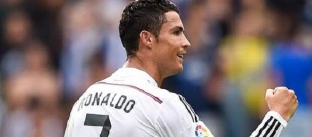 Cristiano Ronaldo, autor de los 3 goles Cristiano Ronaldo, autor de los 3 goles