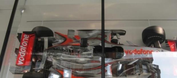 El coche a la espera de piloto que lo conduzca El coche a la espera de piloto que lo conduzca