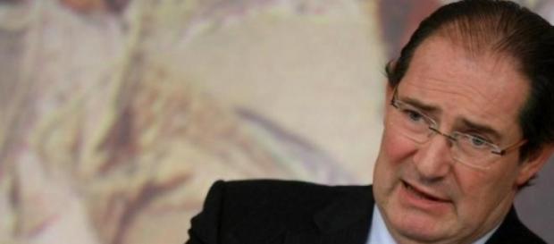 Galan cade da un albero e finisce in ospedale Galan cade da un albero e finisce in ospedale