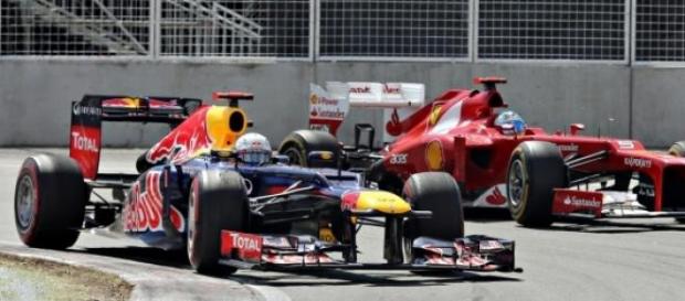 Vettel e Alonso na luta pelo pódio Vettel e Alonso na luta pelo pódio