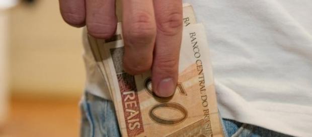 Contribuintes devem retificar a declaração Contribuintes devem retificar a declaração