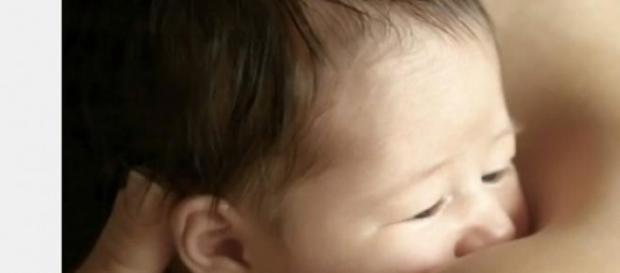Neonato salvato dopo due ore sotto terra Neonato salvato dopo due ore sotto terra
