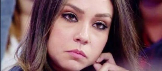 Uomini e donne: Sharon torna pentita da Andrea. Uomini e donne: Sharon torna pentita da Andrea.