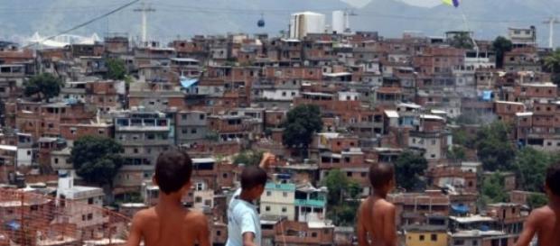 A desiguldade social é cada vez maior. A desiguldade social é cada vez maior.