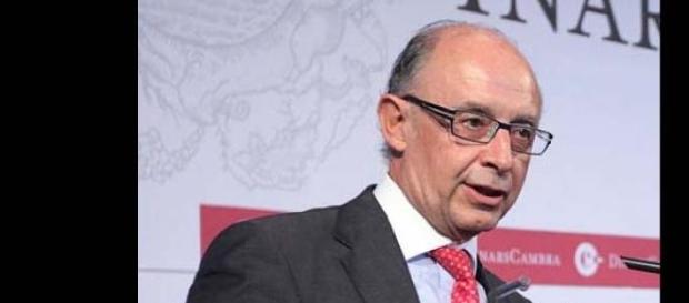 Montoro, ministro de Hacienda de España Montoro, ministro de Hacienda de España