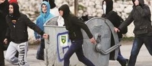 bosnia, scontri e scioperi