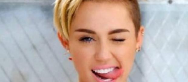 Miley Cyrus sempre pronta a dare scandalo Miley Cyrus sempre pronta a dare scandalo