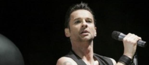 Dave Gahan e i suoi Depeche Mode al Forum Dave Gahan e i suoi Depeche Mode al Forum