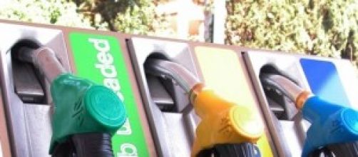 Aumentano i prezzi del carburante