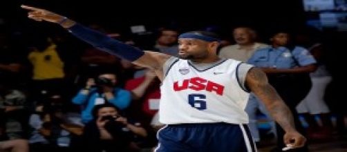 LeBron James mascherato contro New York