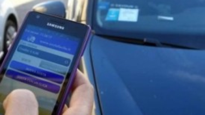 Parcheggio a pagamento, paghi con lo smartphone?