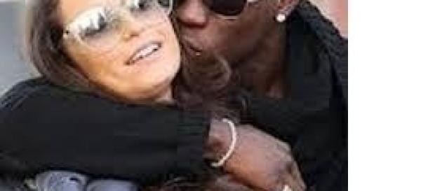 Mario Balotelli riconosce la figlia Pia Mario Balotelli riconosce la figlia Pia