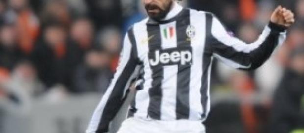 Andrea Pirlo paparazzato insieme a Valentina Andrea Pirlo paparazzato insieme a Valentina