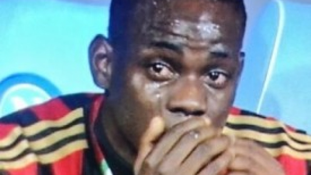 Balottelli dopo la sostituzione