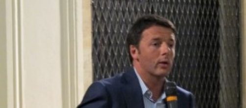 Renzi promette 1000 euro a chi ne guadagna 25 mila