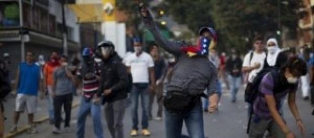 Caos in Venezuela, frattura nel Paese Caos in Venezuela, frattura nel Paese