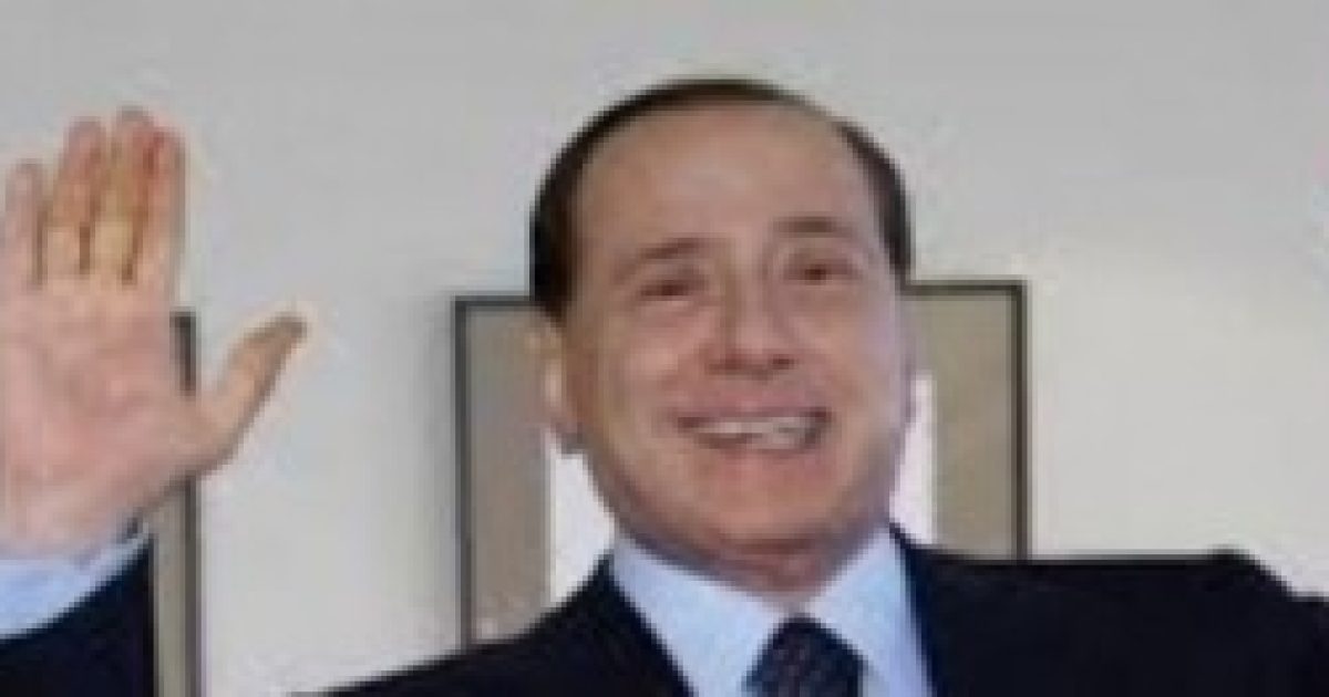 Berlusconi condannato definitivamente a due anni di interdizione dai pubblici uffici Berlusconi condannato definitivamente a due anni di interdizione dai pubblici uffici