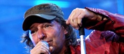 Vasco Rossi in una esibizione dal vivo